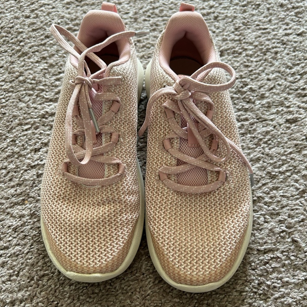 Under Armour 5.5Y tennis shoes